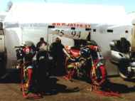 la tente et les motos cliquez pour agrandir